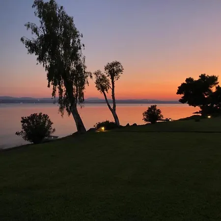 Villa Architect Designed House With Pool And Private Erétria