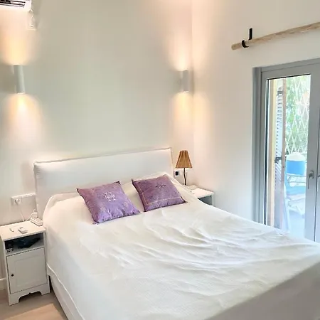 Architect Designed House With Pool And Private Villa Erétria