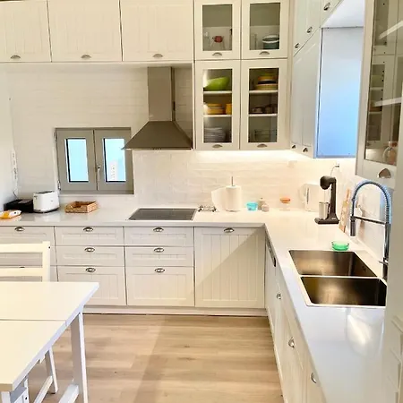 Architect Designed House With Pool And Private Villa *