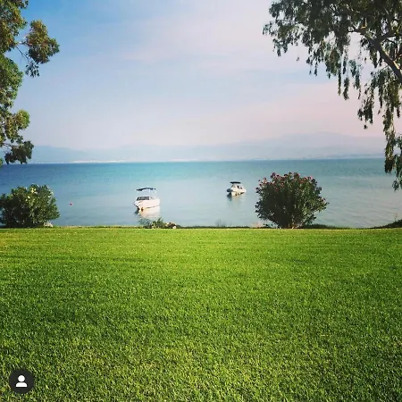 Architect Designed House With Pool And Private Villa