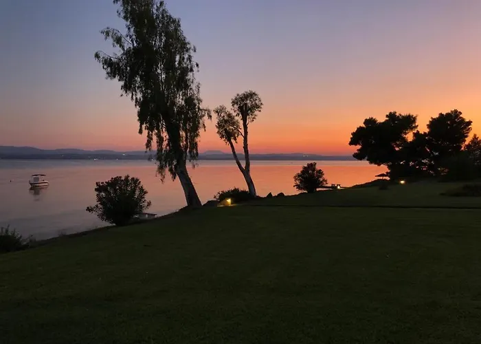 Villa Architect Designed House With Pool And Private Erétria