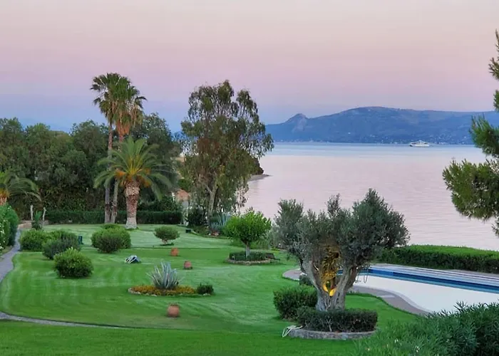 Architect Designed House With Pool And Private * Erétria