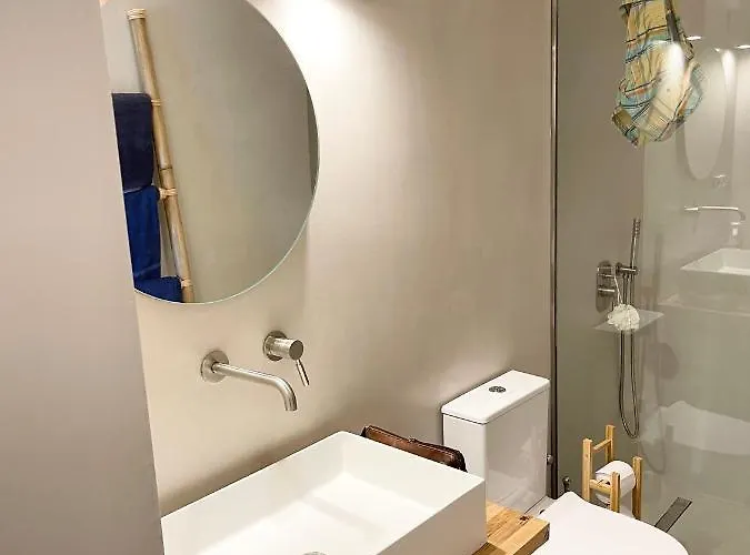 Architect Designed House With Pool And Private