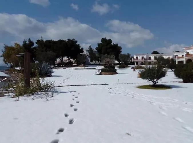 Architect Designed House With Pool And Private