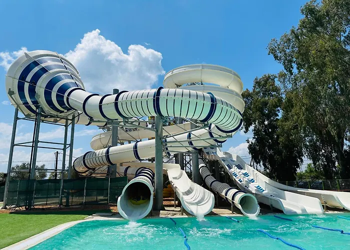 Architect Designed House With Pool And Private Villa *